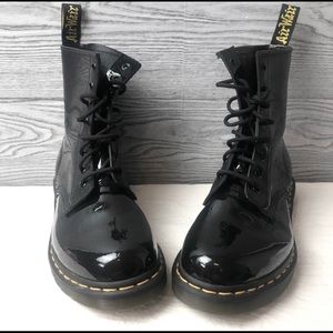 1460 Black Doc Martens